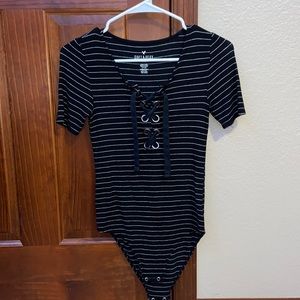 size small American Eagle black shirt